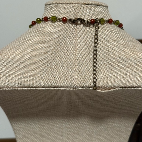 AVON | Green and Red Beaded Necklace - Picture 5 of 6